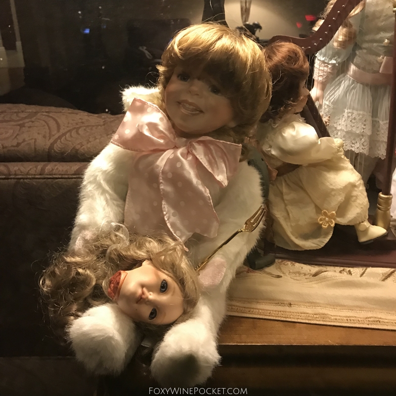creepy fucking doll who beheads and kills other dolls